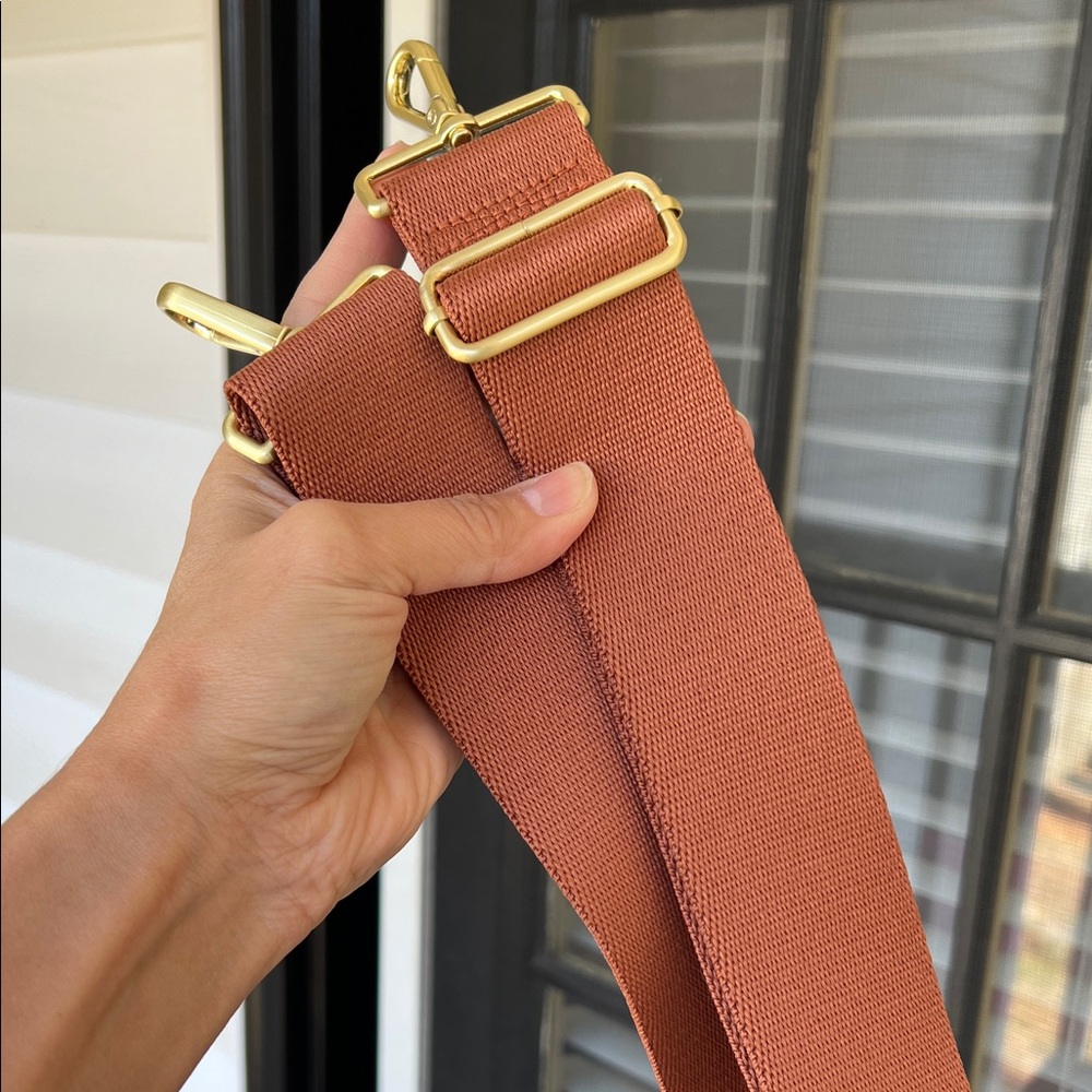 Canvelle Zip Crossbody Tote Small in Terracotta - Picture 9 of 9